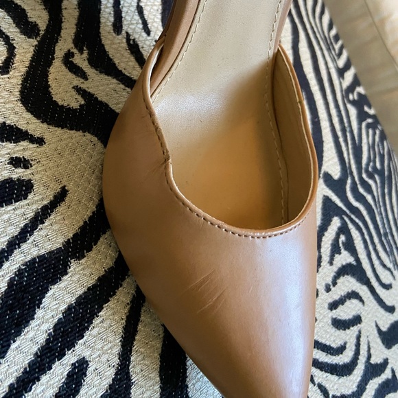 Tan Pointed Toe Zip Side Ankle Strap Pump 💛 - Picture 4 of 8